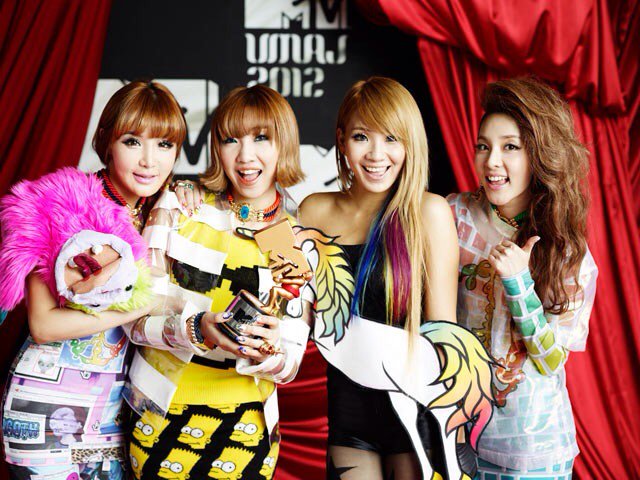 MinzyEurope's tweet photo. 2NE1 comeback is confirmed! Are you ready ?! #2NE1 #2NE1ISBACK https://t.co/U7rGWJXTXA https://t.co/cI97oyT6Yy