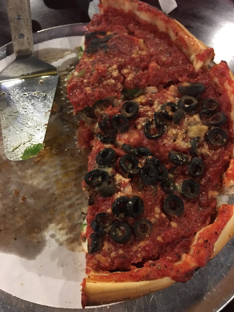 DaViNailSalon's tweet photo. Chowing down on my deep dish pizza @acmepizzaco I may be in love!!! #davidiva #luxury forevermore #davinails https://t.co/6EuLiravY6