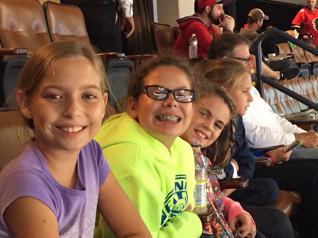 RDocekal's tweet image. Thanks @DiscoveryKey #AllProDads for a great @FloridaPanthers game!! #SpendTimeWithYourKids