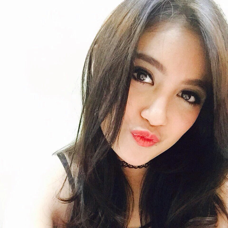 Happy birthday <a href="/nabilahJKT48/">Yeah... :v</a> sukses terus yah #HBD16thNabilahAyu