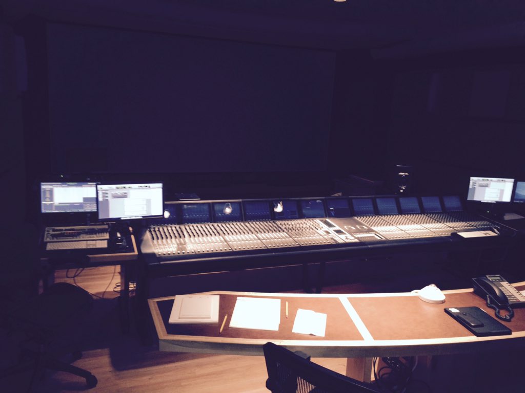 RosewinProds's tweet photo. Post Production Studios always have the best toys 😉🎥📡📻🎥✒️ #SoundtrackStudios #NYC #postproduction #marieFlaherty https://t.co/cP3pVhid2I