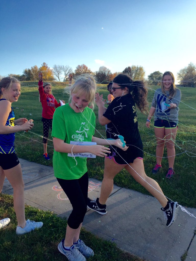 CounselorTLane's tweet photo. These amazing girls ROCKED their @GOTRKC Practice 5K @MS_ESSD40! Happy &amp; INSPIRED! @MissCamlinESMS @Miss_Rawie_ESMS https://t.co/HVCkYvAUoY