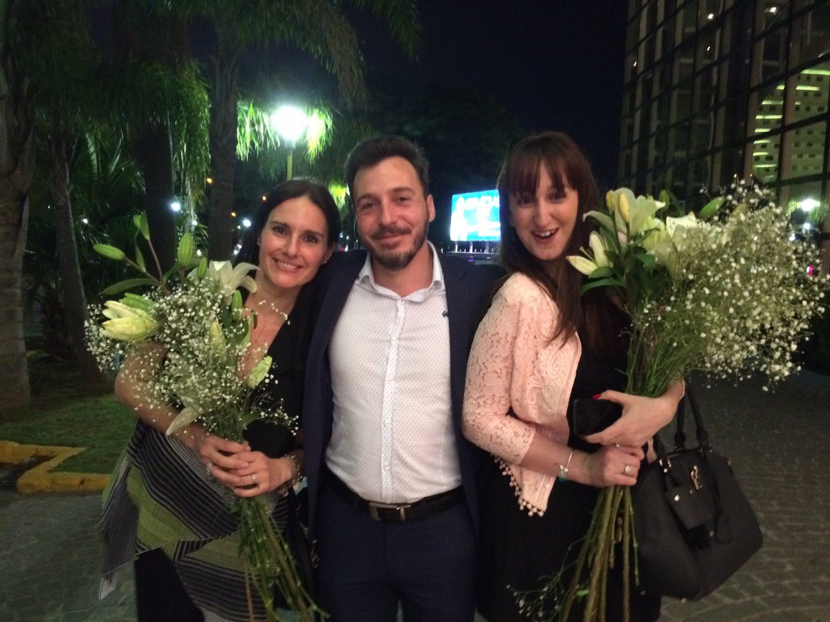 vitodalbuoni's tweet photo. Fin de fiesta con las genias de @sele_isonline y Romi Martellini #ElPoderDeHacerJuntos https://t.co/oG94KolEj2