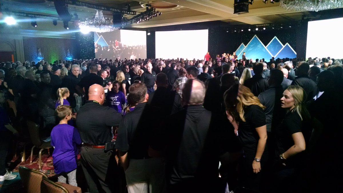 wulf_chris's tweet photo. @DimensionDataAM HHH event #DDAC16 on our way to breaking the #guinnessworldrecords >800 people "follow the leader" https://t.co/rwxiBsdK6r