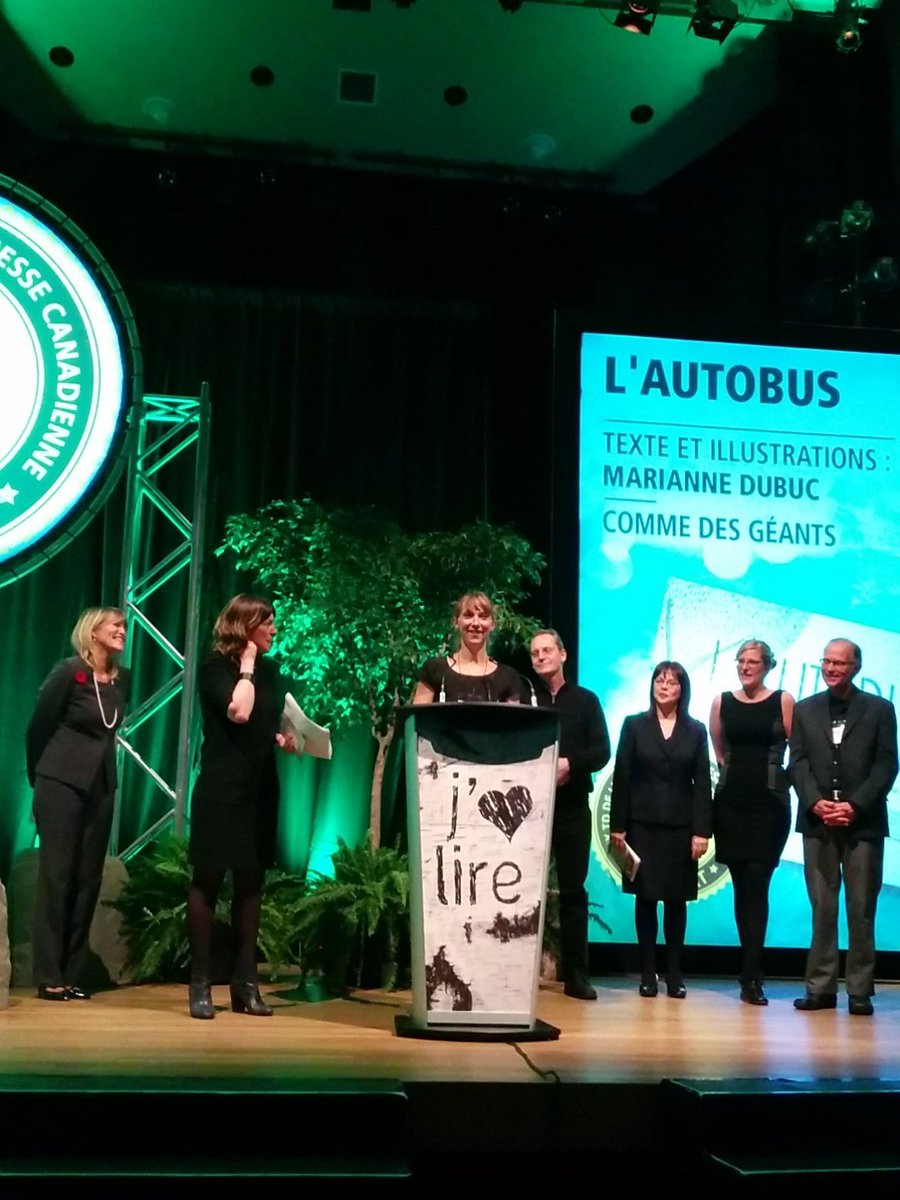 MontrealJoue's tweet photo. Notre principal partenaire TD remet le #prixTD2015 de la littérature jeunesse : Marianne Dubuc pour L'autobus https://t.co/nNqKBppWLy