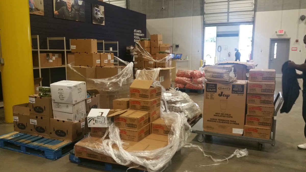 Project3sixty's tweet image. If you are low-income, come get your Thanksgiving Basket, November 21, 2015 from 10:00am to 2:00pm. The first 250.