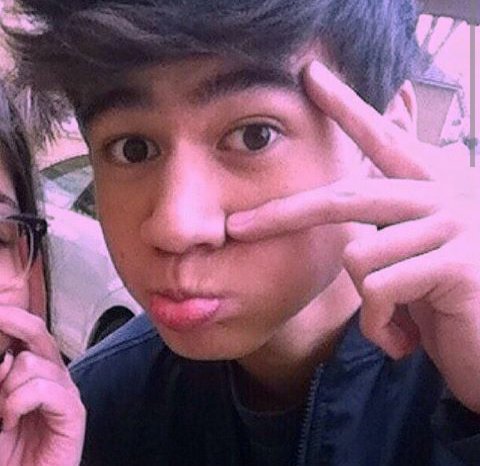 E_KellySG's tweet photo. #ARIAS5SOS #5SOSSG #5sos https://t.co/AJZSFdUN4S