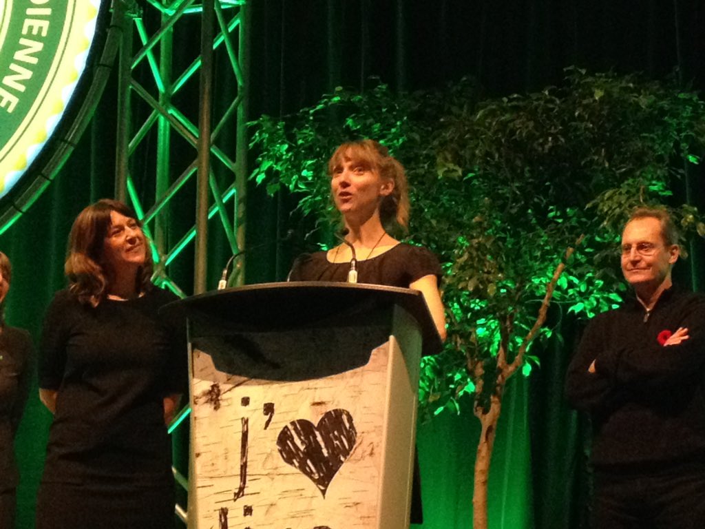 doiion's tweet photo. Bravo à Marianne Dubuc, gagnante du #prixTD2015! Tellement mérité! https://t.co/GAv4i99xOA
