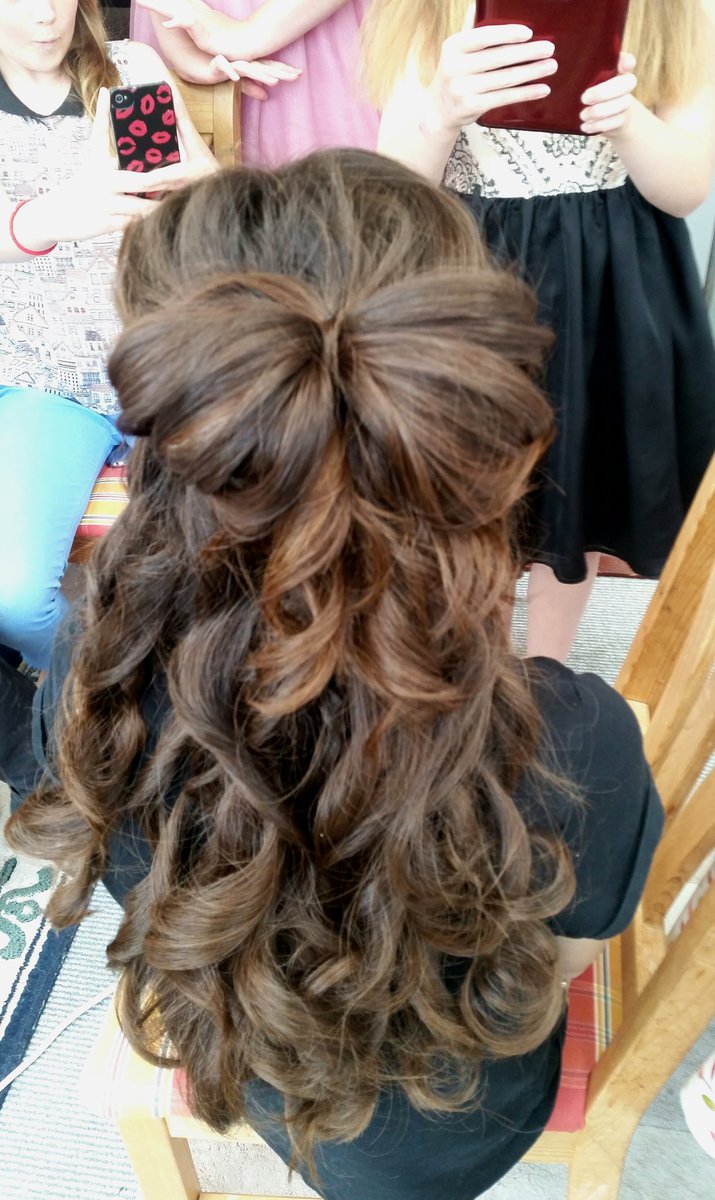 staycels2015's tweet photo. #makeupparty #hairstyling #lovemyjob #eastbourne #eastsussex #butterflyhair https://t.co/1mE4LgxWRI