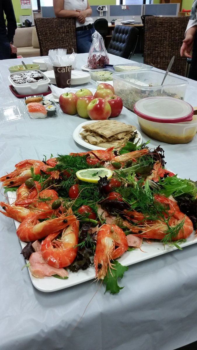 CoCoCentre's tweet photo. Join us in the CoCo Lab now, as we say bon voyage to @katethompson who is off to Queensland in the new year. https://t.co/zuAjPNi74V