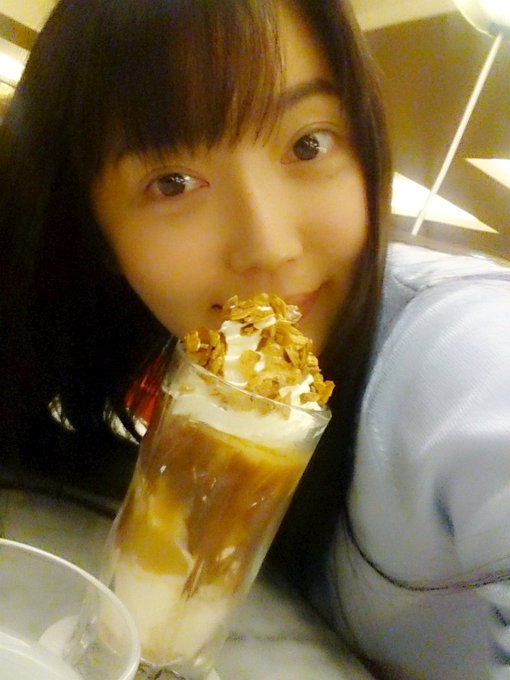 別腹でチョコパフェ*｡٩(ˊvˋ*)و✧*｡ https://t.co/z4mGFqE9lK