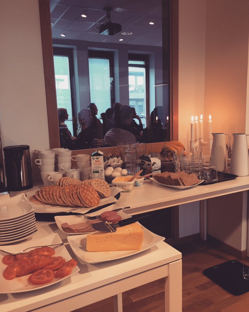 ungapped's tweet photo. Nothing kickstarts the day like an early morning breakfast seminar. #ungapped #emailmarketing https://t.co/mvV2vVB5Jv