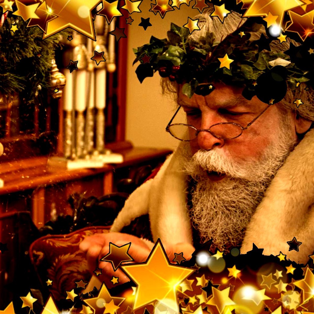 SeekTheMagicOrg's tweet photo. #FatherChristmas arrives in #StratforduponAvon Saturday (14th Nov) along with the #MadHatter &amp; #Alice. From 3.30pm https://t.co/n0OAcSJqQ3