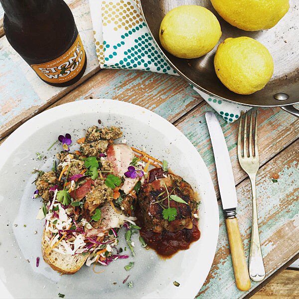 Wishing we could tuck in to this beautifully styled dish from @missfoodieaus. Smashed beef and mushroom patties wit…