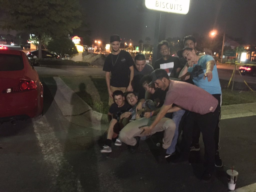 nacheetoh's tweet photo. My last night in FL✈️ #MissingOthers #MyFamily https://t.co/WqDPHOx2JH