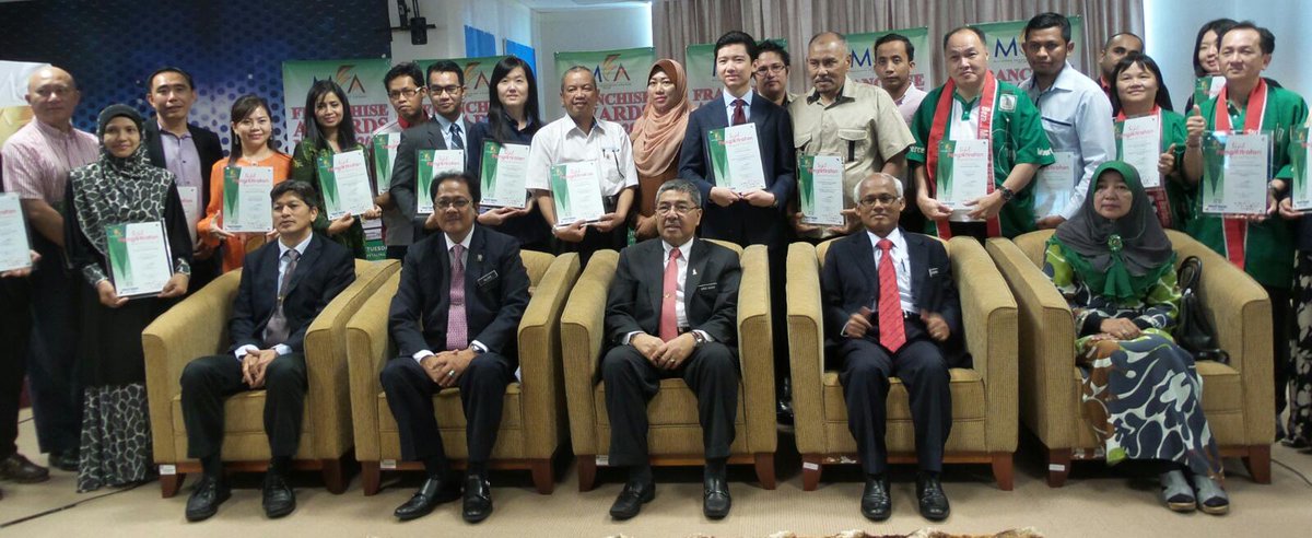 KPDN_HQ's tweet photo. #mfa2015 merupakn pengikhtirafan tertinggi diberikn kpd penggiat francais di msia yg menunjukan komitmen berterusan. https://t.co/AIKM8Dlwu8
