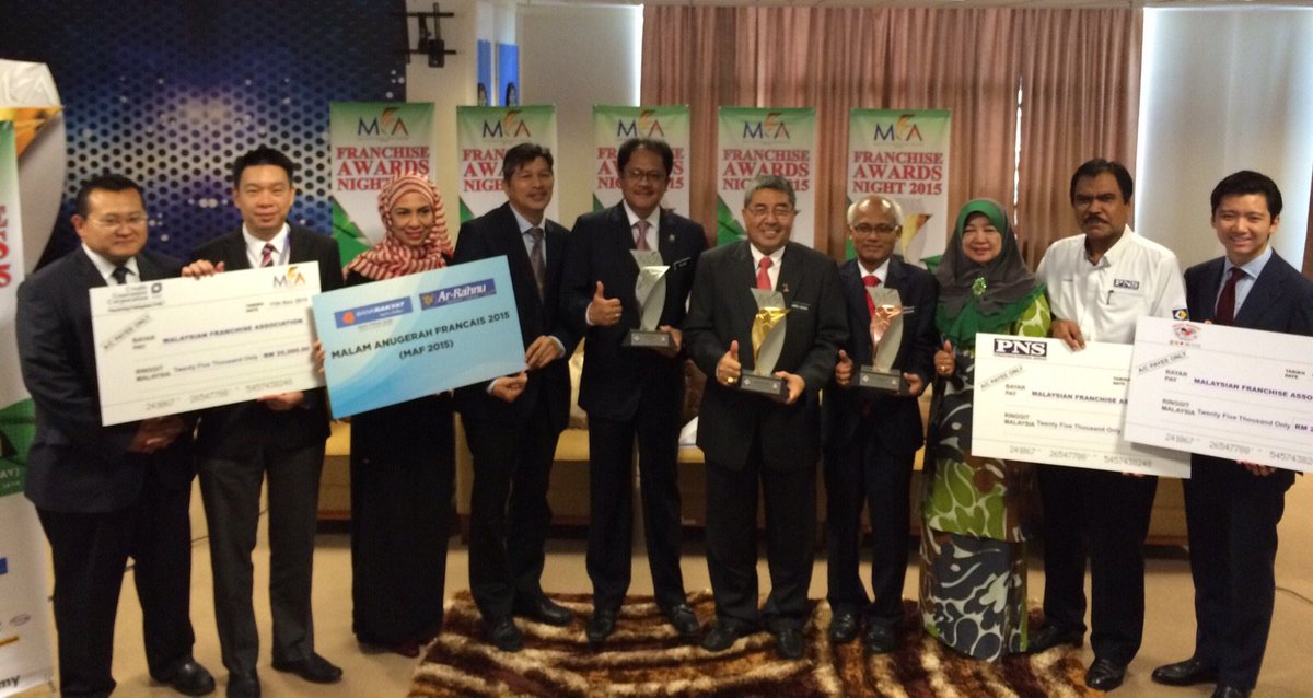 KPDN_HQ's tweet photo. #mfa2015 merupakn pengikhtirafan tertinggi diberikn kpd penggiat francais di msia yg menunjukan komitmen berterusan. https://t.co/AIKM8Dlwu8