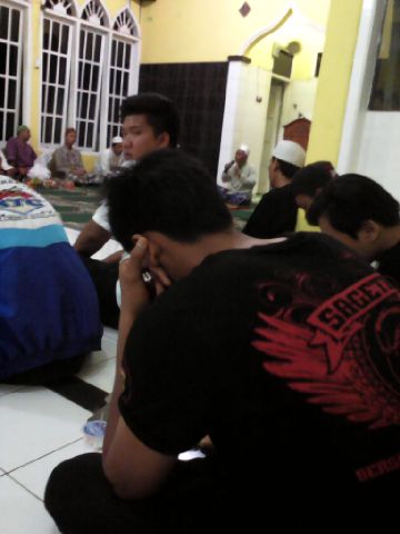 xtc_cirebonkota's tweet photo. Kegiatan rutin DPC XTC Cirebo kota Sholawatan https://t.co/kZSom0zJyu