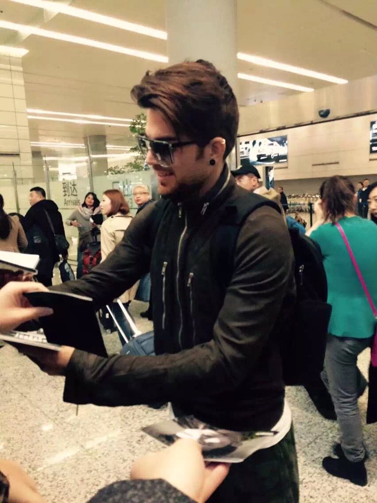 glam_alidol's tweet photo. at shanghai airport from guoli https://t.co/hMMyrIi9PH