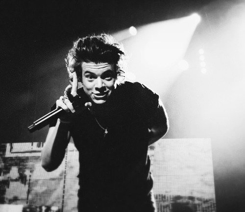 Helloo. I'm Harry better known as Mr. Styles. I'm an English teacher;  RT for me.