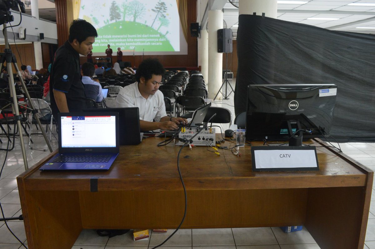 Esfera_TelU's tweet photo. Penasaran di Lab CATV ada apa aja???
Langsung aja yuu dateng ke stand catv di gsg 'TELECOMMUNICATION FESTIVAL' https://t.co/Qy9d4hyGlE