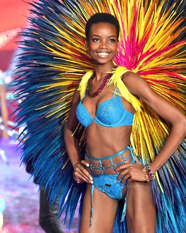 naturalstylfubu's tweet photo. Beautiful &amp; Natural💜@Mariaborgesfun #VictoriaSecretFashionShow #victoriasecret #naturalhair #Africa #natural #love https://t.co/qKhGYDg3CB