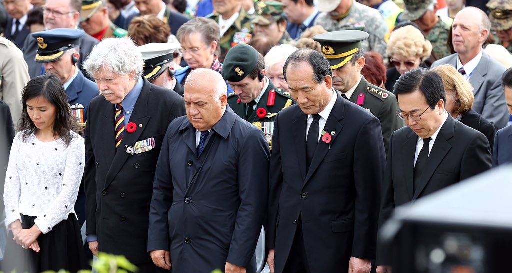 11월 11일 11시 턴투워드부산 유엔참전용사 국제추모행사에서 유엔참전용사를 향해 1분간 묵념을 올렸습니다. 대한민국을 지킨 희생을 영원히 잊지 않겠습니다.