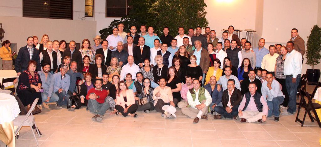 GildardoReal's tweet photo. Somos PAN Hermosillo! Estamos Fuertes! Gran reunión con Liderazgos en casa de Javier Gándara! Vamos por el 2018! https://t.co/Qn3mWjxQs5