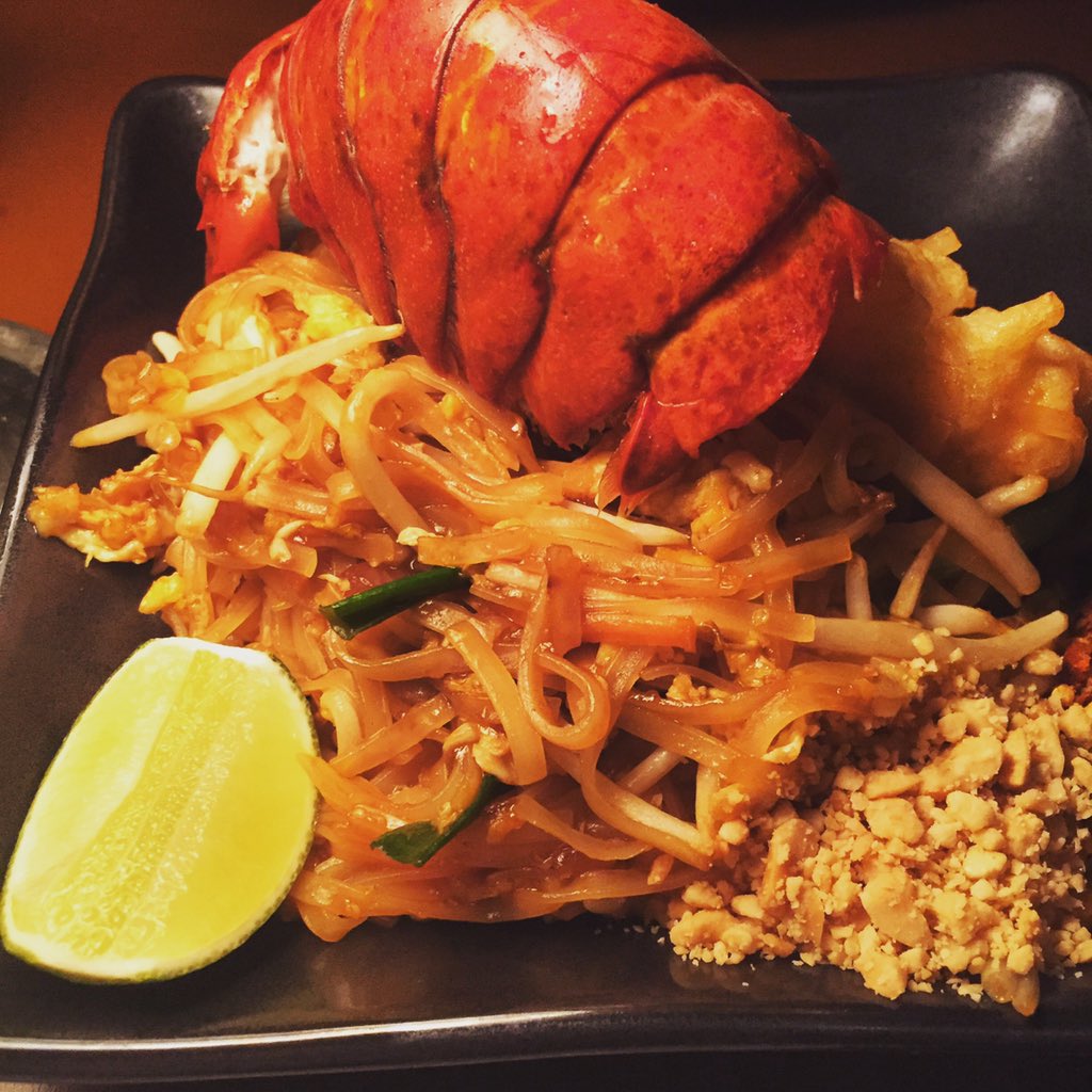 Ks_Hungry's tweet photo. #Opulent #kitsch, oversized menu with some winners, patchy service #londonfood #ealondon #panasian @CrazyBearGroup https://t.co/sjVRogsio4