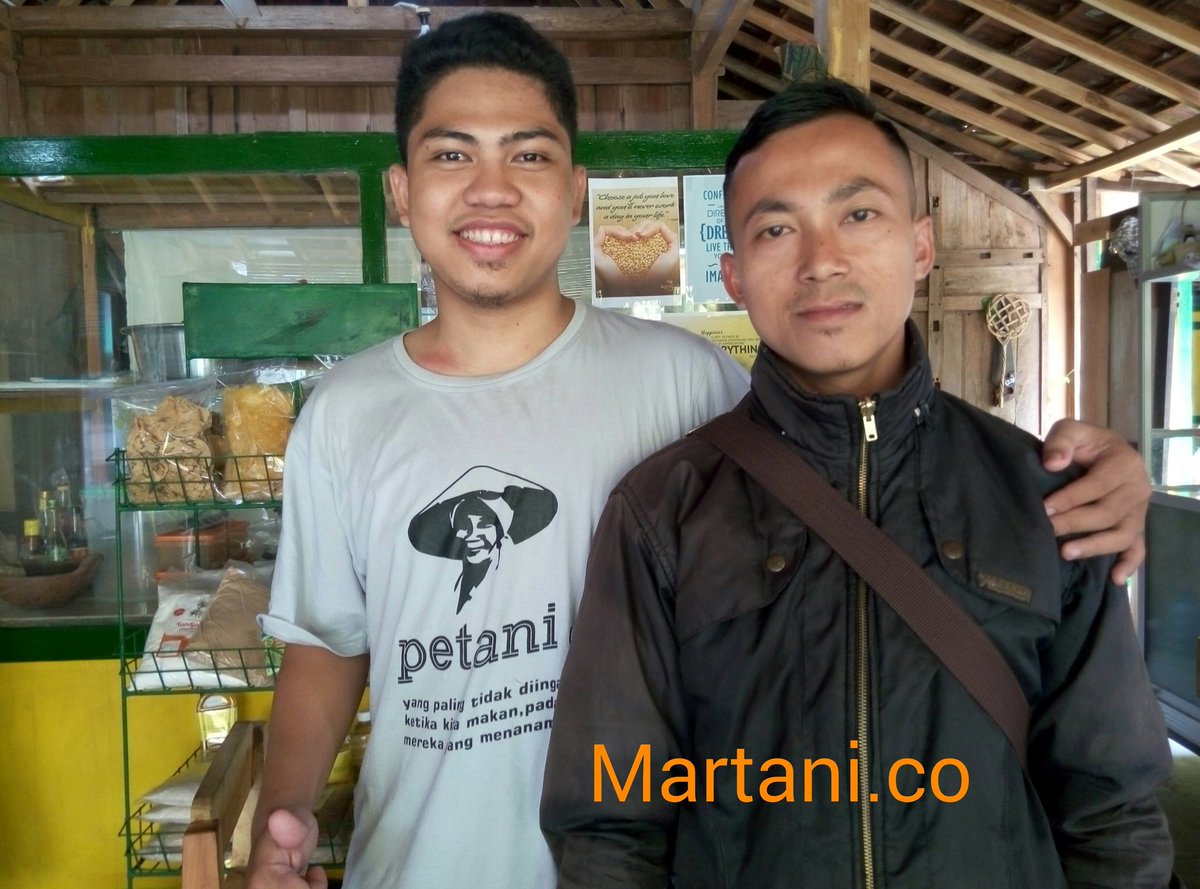 ritamustikasari's tweet photo. @ulil_ahsan Terimakasih sudah mampir Nyicip PSSM. #PecelSegoSehatMartani Hidup tiwul! @billygembil https://t.co/O7gK9NbNWd