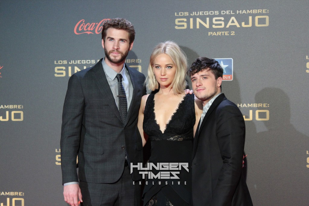 HungerTimesES's tweet photo. Fotos Exclusivas: Elenco de #SinsajoParte2 Asiste a la Premiere de Madrid https://t.co/VK0yjkY7To @eOneSpain https://t.co/PO3xFqOp7O