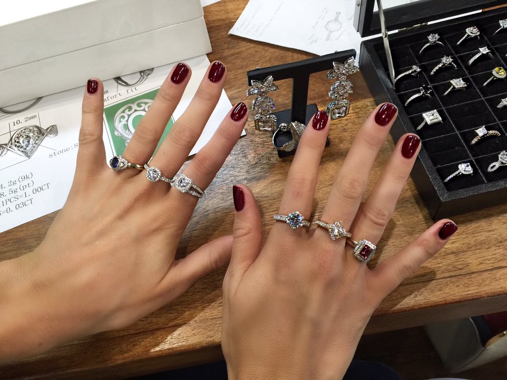 LaurenKVickers's tweet image. 💎 
Drawing inspiration from @Mickthejeweller's designs 💍
Which one's your fave? 😍 #badabling #excitingthingscoming