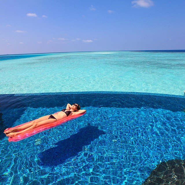 xliva's tweet photo. Floating in Maldives #EarthPix Photography by @kobechanel... 
https://t.co/ae1RtOoMM8 https://t.co/xVmOk0HLUL