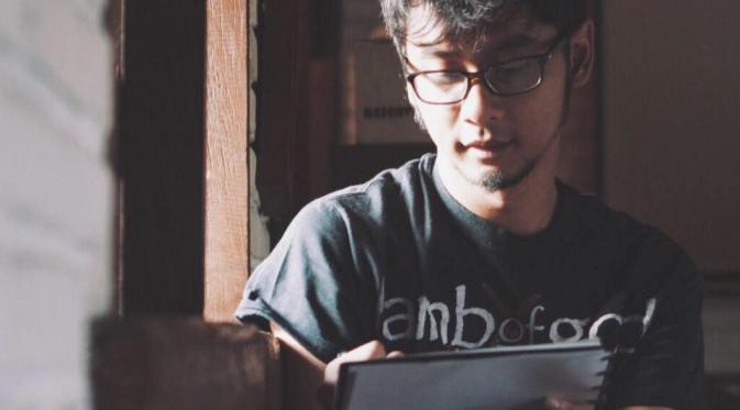 bintangcomID's tweet photo. Anindito Wisnu, Pelukis Indonesia yang Curi Perhatian Dunia  https://t.co/AGwX7ZKSCR https://t.co/c1hakAILSP
