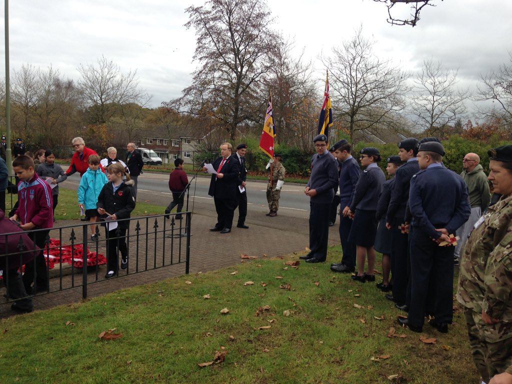 2412Aircadets's tweet photo. The cadets commemorating those from Bordon who gave their lives for their country #ArmisticeDay #WeWillRememberThem https://t.co/MiXH3Huh8t