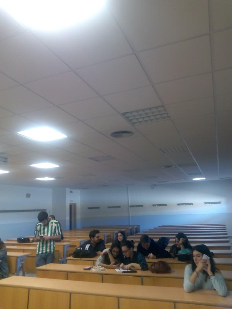 MAEFCOM's tweet photo. En unos minutos empezamos con el#agoraFcom
Recuerda que estás invitado ¿Qué está pasando con nuestra educación? https://t.co/BfVrpWmSQV
