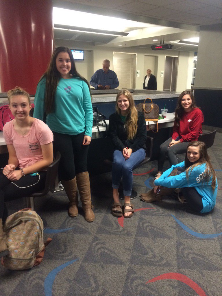 Airport at 5:15 am for Charleston, SC #NFLC15SC <a href="/MHHSCA/">MH Career Academies</a> #FutureLeaders <a href="/Dr_JakeLong/">Jake Long</a>