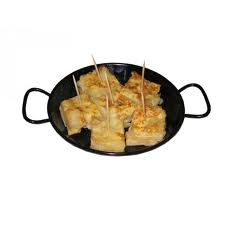 es hora de la tapa y cervecita !!!! <a href="/paellasvaello/">VAELLO LA VALENCIANA</a> #paellamini #paella #valencia #españa #delicioso #tortillapatatas