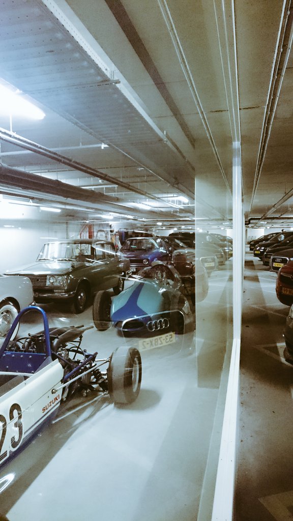 bartvanhal's tweet photo. De mooiste parkeergarage van NL. @louwmanmuseum @TelecompaperNL #ti2015 https://t.co/0HvzEVzORg