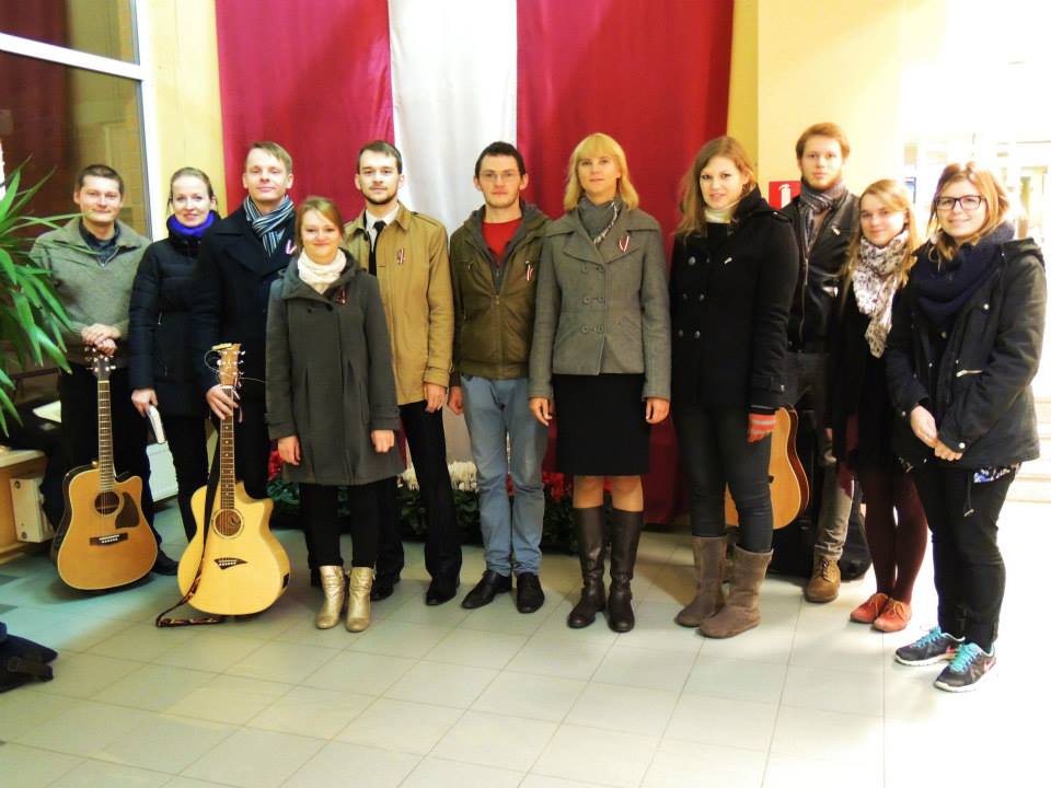 NA Mārupes nodaļa (@namarupe) on Twitter photo . <a href="/NAMarupe/">NA Mārupes nodaļa</a> lāpu gājiens cauri laikiem: 2011;2012;2013 un 2014. gadā.
Tiekamies arī šodien!
draugiem.lv/ev/18660211/la… . <a href="/NAMarupe/">NA Mārupes nodaļa</a> lāpu gājiens cauri laikiem: 2011;2012;2013 un 2014. gadā.
Tiekamies arī šodien!
draugiem.lv/ev/18660211/la…