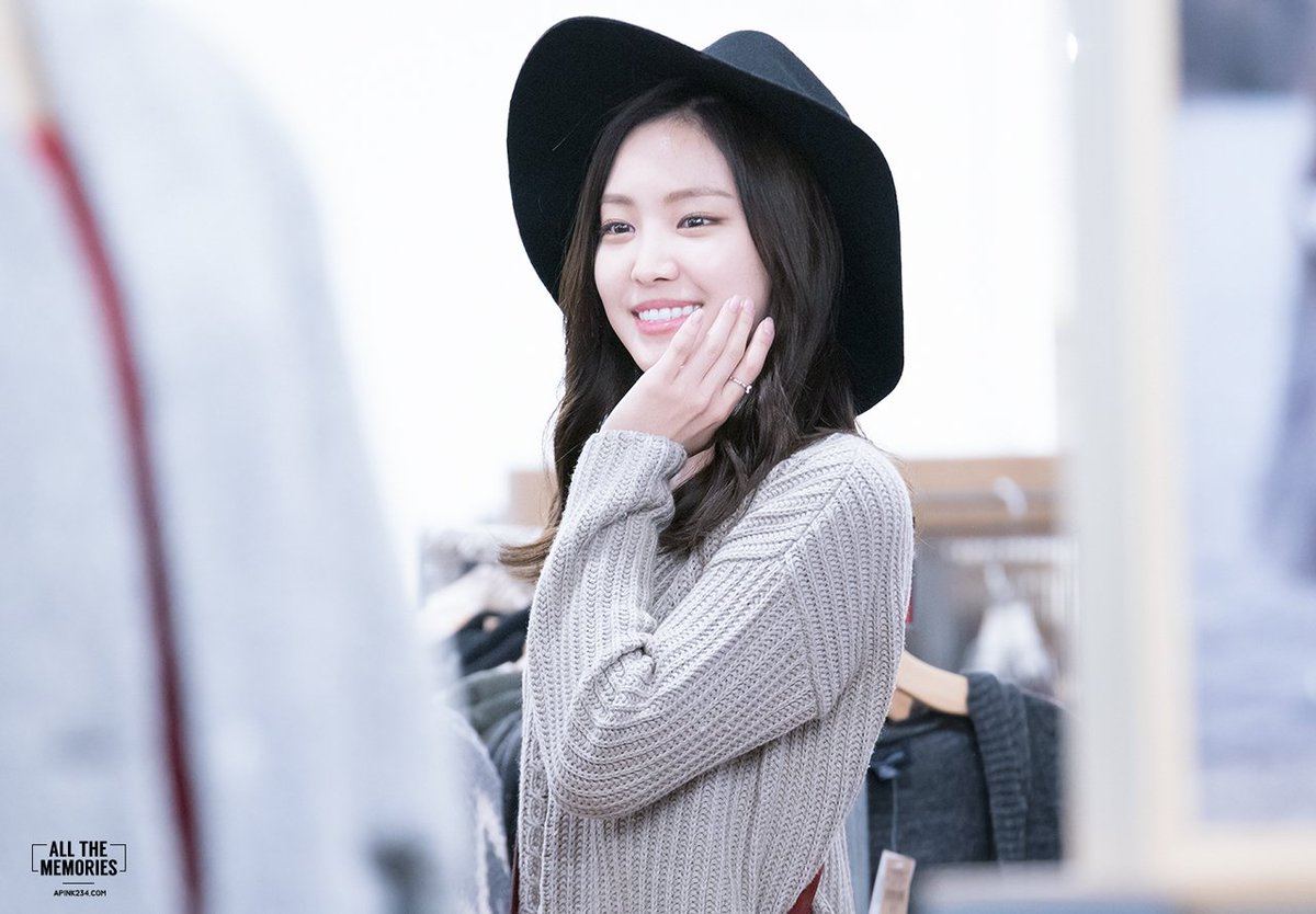 AllForNaeun's tweet photo. 151031 #Naeun (@Apinksne) @ 'American Eagle' Event By AllTheMemories (2) #나은 #손나은 #Apink 

DO NOT EDIT OR CROP! https://t.co/EKvyHWEBWi