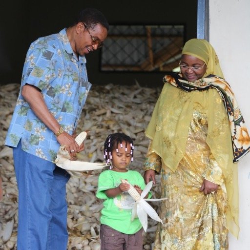 Tanzania ni nchi nzuri, kuna maisha baada ya kustaafu Urais. Twitter page ya <a href="/jmkikwete/">Jakaya Kikwete</a>  ina muonekano mpya!