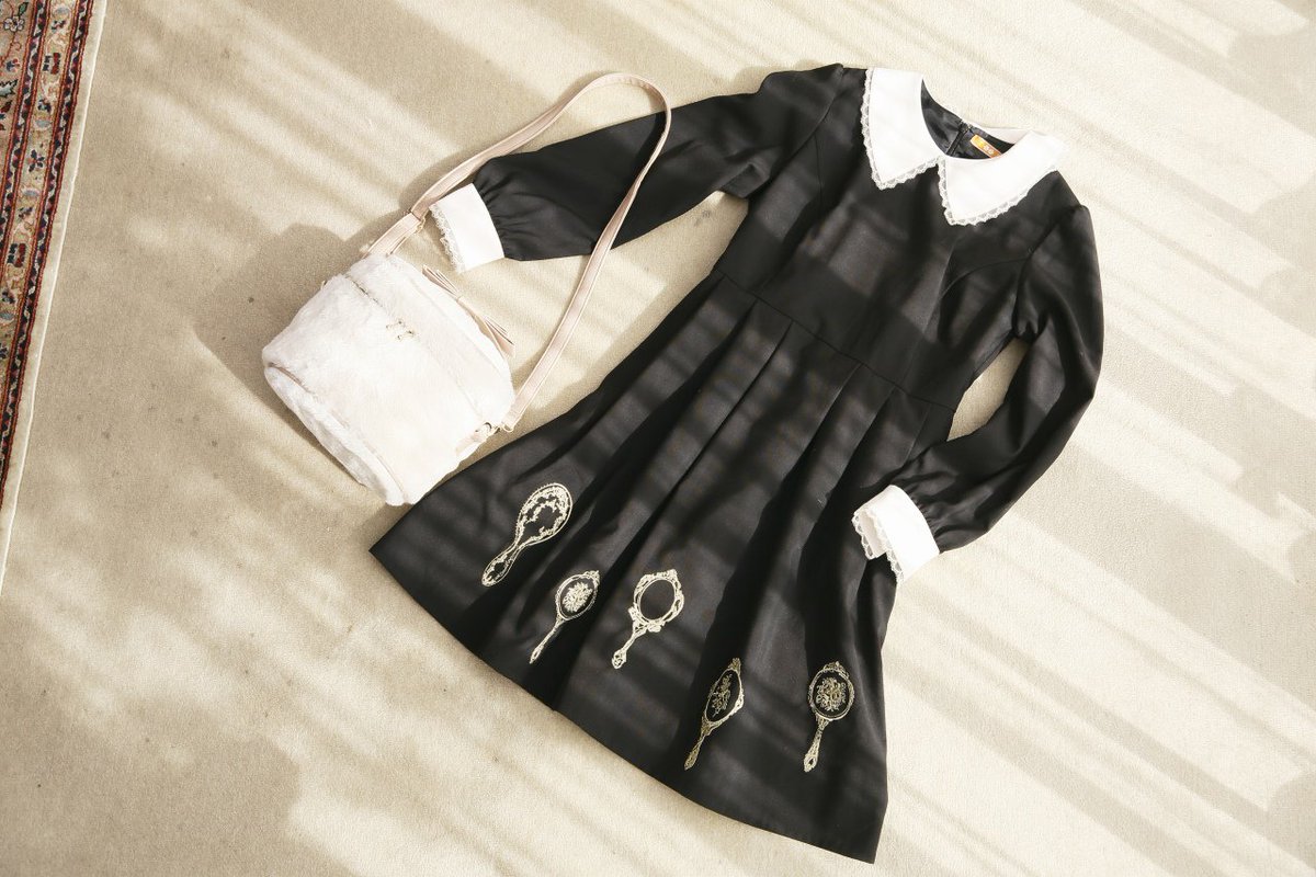 F I N T Official フィント公式 No Twitter 冬の新作ご紹介 オンラインpreorder人気no 1 アンティーク手鏡刺繍クレリックワンピース F I N Tがついに入荷致しました 商品はこちら T Co Eaqosqvsky T Co Zeo2aucwng