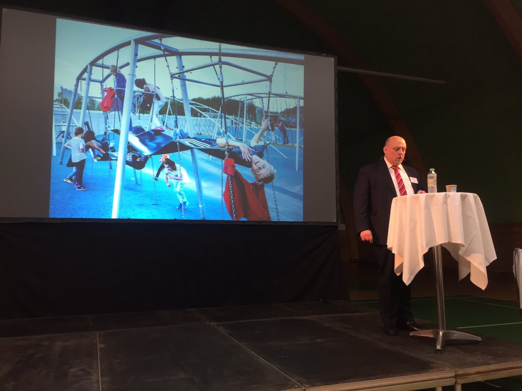 amgjeraa's tweet photo. @jesper3460 åbner den sidste @VANDPLUS konference: #Klimatilpasning med merværdi skaber livskvalitet og betaler sig! https://t.co/oEW3qAHUIP