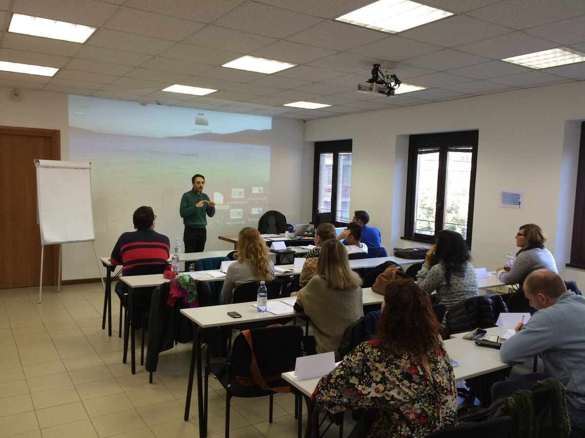 BottegaStartUp's tweet photo. Oggi al "per"corso della nostra Bottega si parla di Comunicazione, Pitching e Storytelling con @adriano_noli https://t.co/c7DZSXZLnG