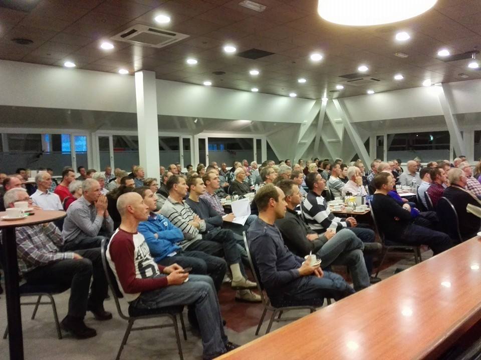 Boerderijen's tweet photo. Succesvolle door ons kantoor ism Lagro georganiseerde #informatieavond gisterenavond! 100+ deelnemers! https://t.co/OgGQYlGVUA