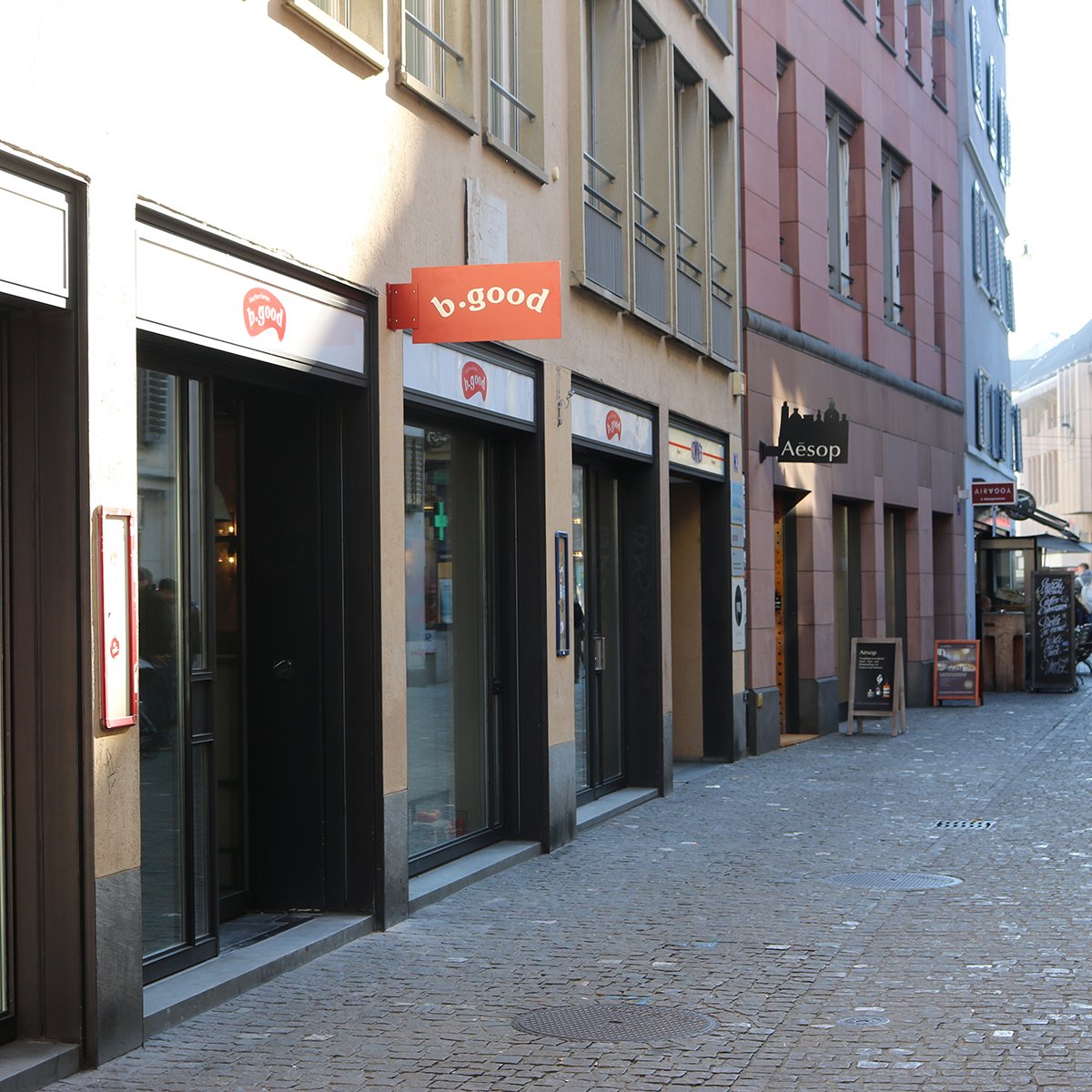 b_goodofficial's tweet photo. Unsere zweite Eröffnung an der Oberdorfstrasse 8! Geniesse Real Food inmitten von Zürich!
#bgood #Zürich #Opening https://t.co/BvuHsDmMhB