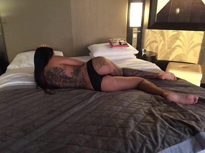 Tinka Belle’s pics and videos