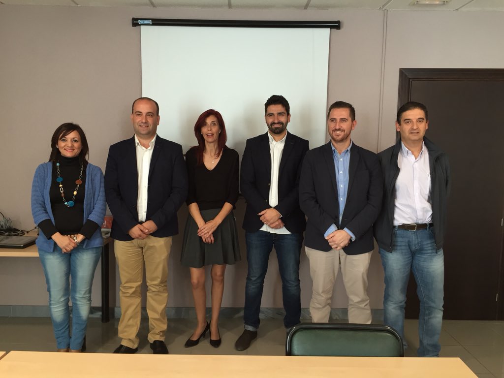 MancomunidadB's tweet photo. Rueda dprensa presentando conecta2 de @JuntaInforma para arreglo de caminos. @fco_torregrosa @AytoBaza @PedroGarijo https://t.co/T2FhWkEx0W