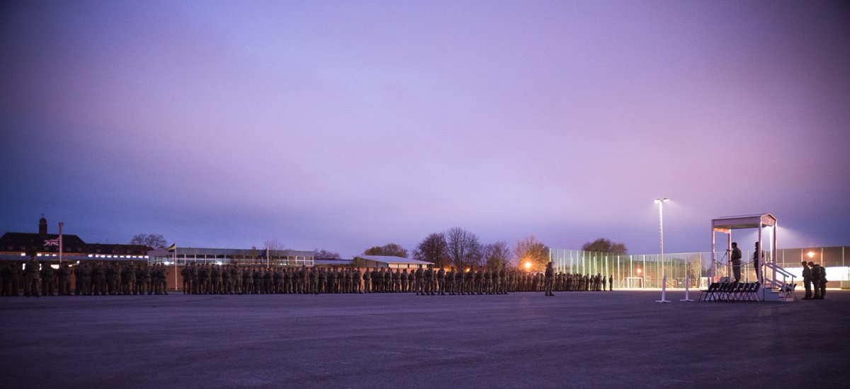 MediaOffr's tweet photo. During his visit Comd Fd Army took time to promote @1pwrr soldiers in an unique evening parade @rhqpwrr @BFBSGermany https://t.co/Twr4WZMlJg